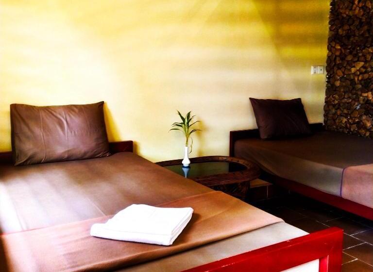 غرفة قياسية ثلاثية, The Mango Tree Guesthouse