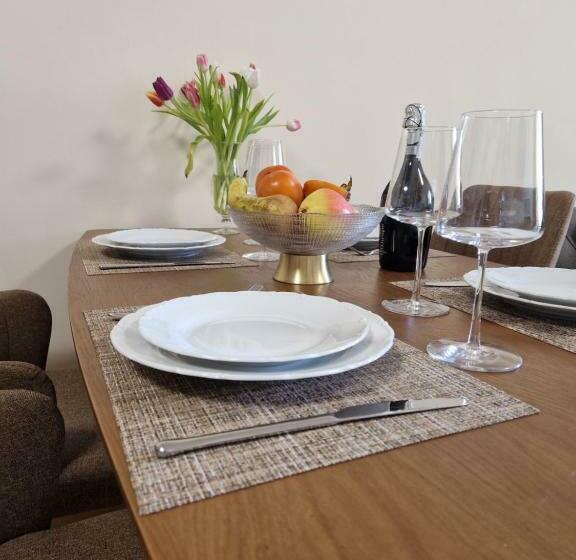 آپارتمان 1 خوابه با چشم‌انداز دریا, Zlaten Bryag