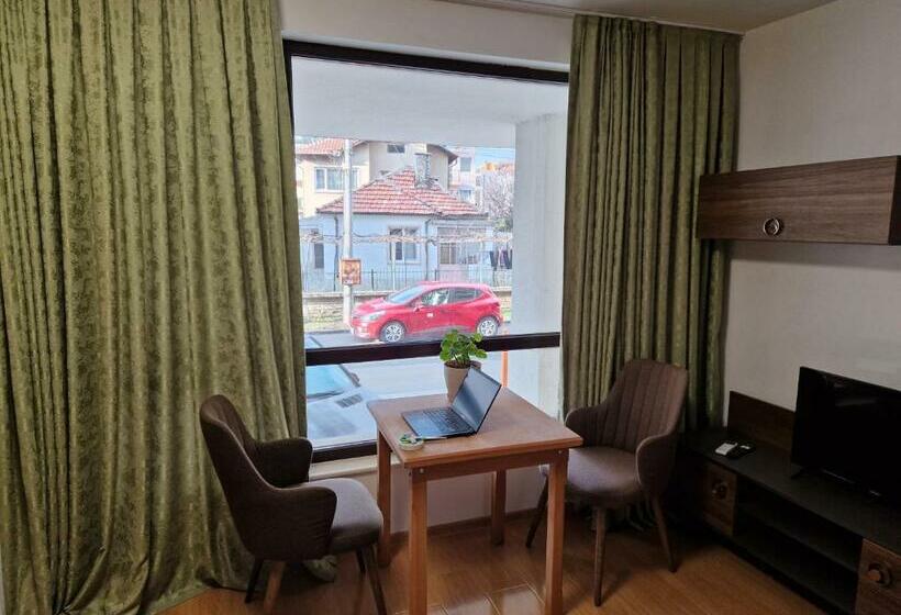 استودیوی استاندارد, Zlaten Bryag