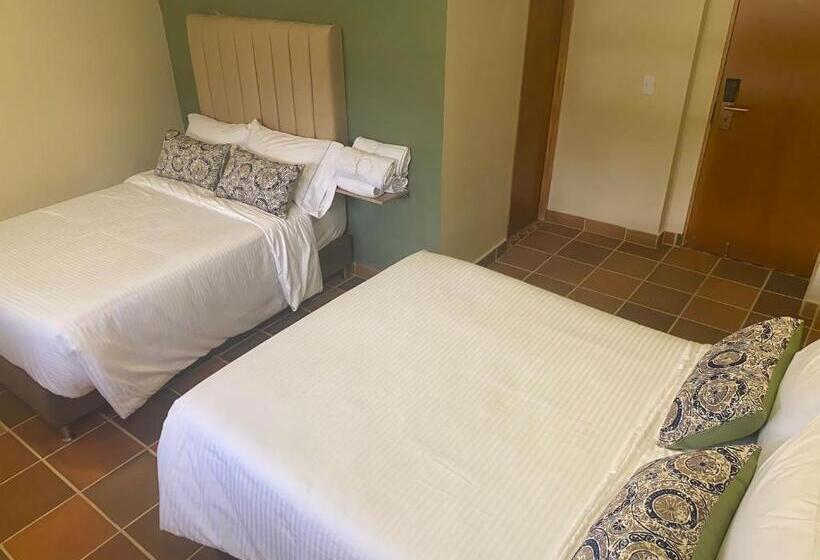 חדר קלאסי לארבעה, Ayenda Hotel Bambu Guatape