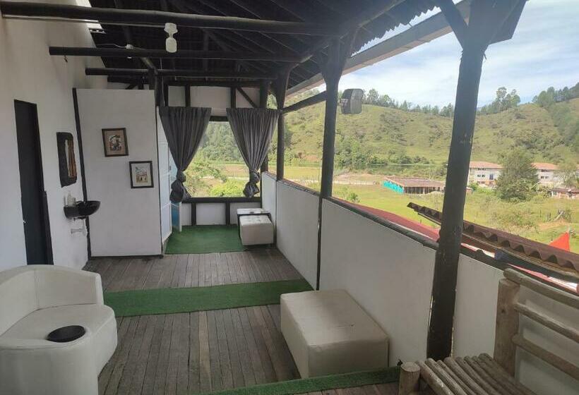 ファミリールーム, Colors Fantasy Hostel