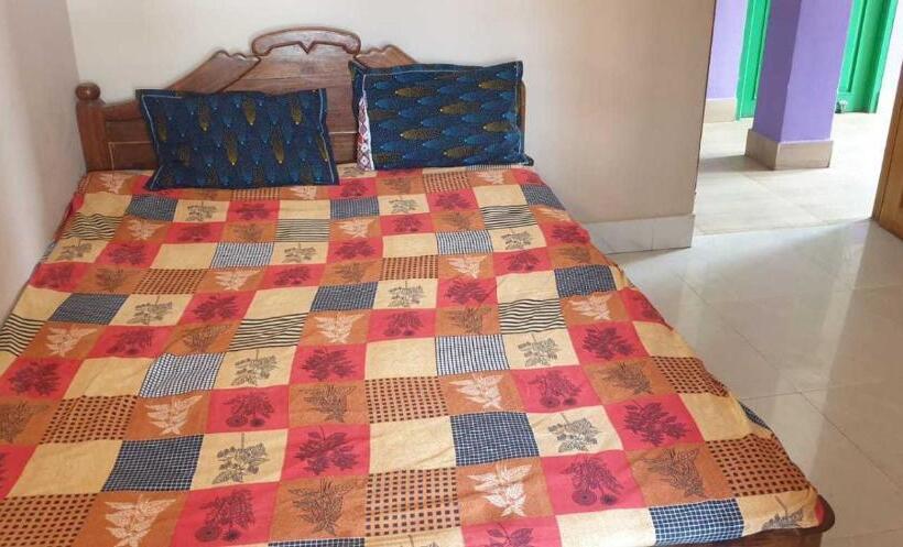 三人经典房间, O Shivdham