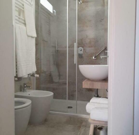 オーシャンビュースタンダードルームバルコニー付き, Villa Carlotta Grado