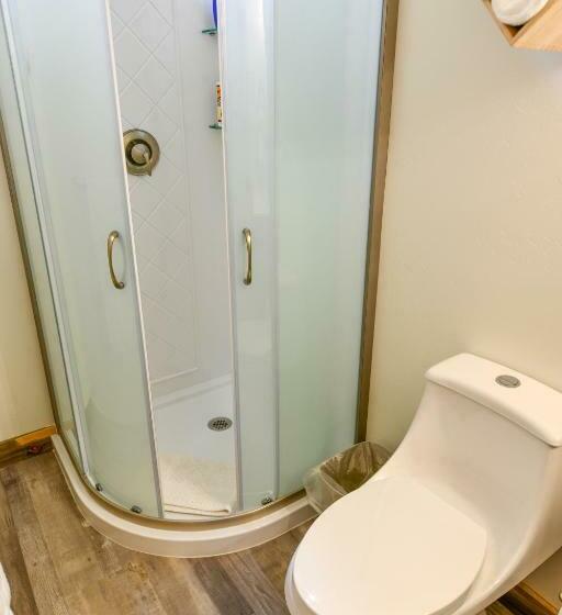 סטודיו דלוקס, The Darmont Hotel And Suites