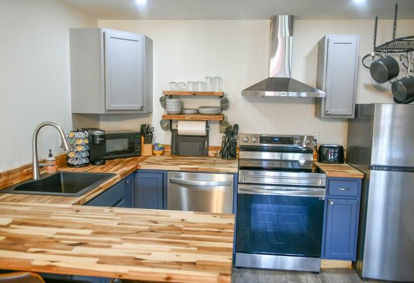 إستوديو ديلوكس, The Darmont Hotel And Suites