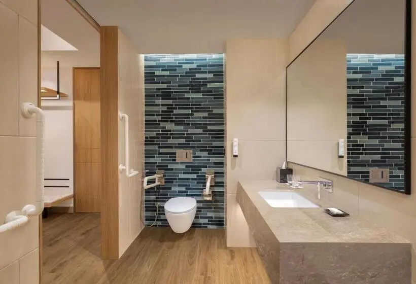 クイーンサイズベッドのスタンダードルーム, Fairfield By Marriott Mumbai International Airport