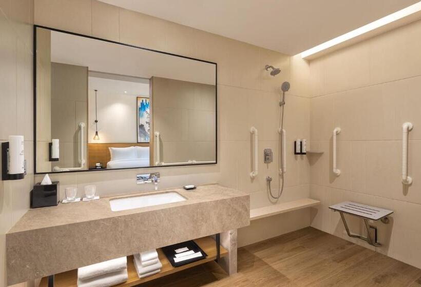 اتاق استاندارد با تخت دو نفره بزرگ, Fairfield By Marriott Mumbai International Airport