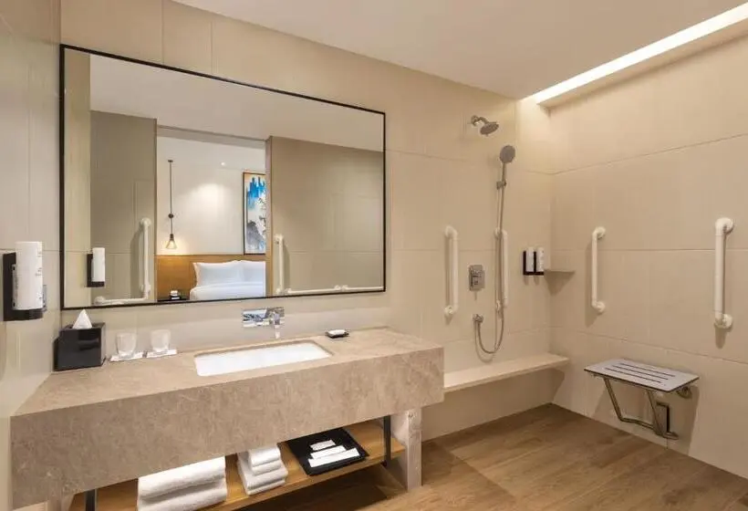 クイーンサイズベッドのスタンダードルーム, Fairfield By Marriott Mumbai International Airport
