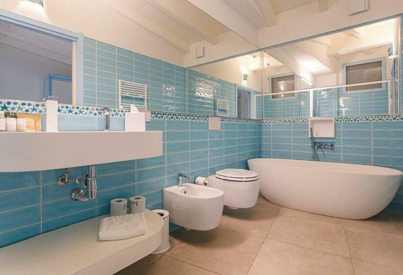 プールの見えるデラックスルーム, Oasi Blu Sardinia