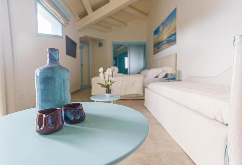 주니어 스위트 풀장 전망, Oasi Blu Sardinia