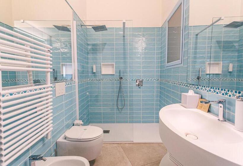 자쿠지 스위트, Oasi Blu Sardinia