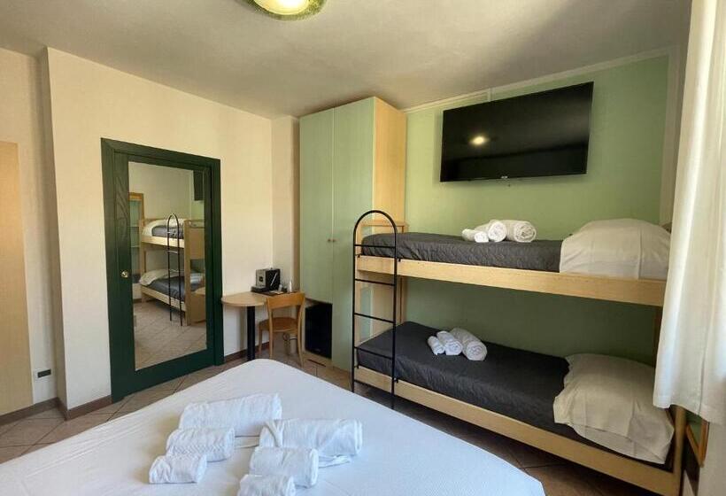 اتاق استاندارد چهار تخته, Casa Carlotta