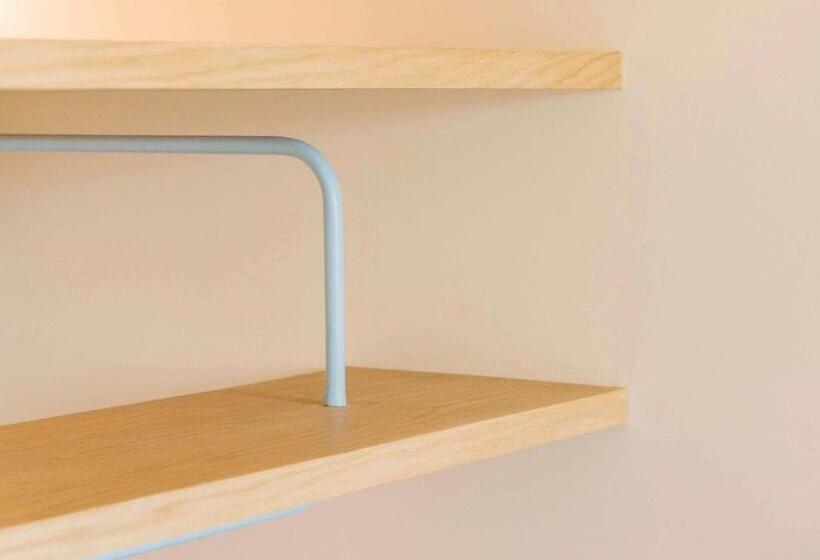 스탠다드 발코니 스튜디오, Xolo Stays