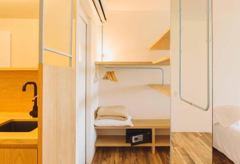 디럭스 스튜디오, Xolo Stays