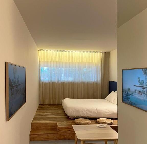 디럭스 룸, Xolo Stays