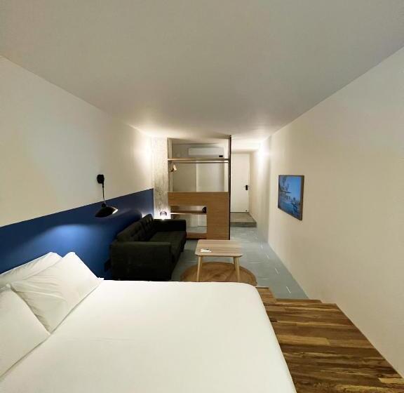 디럭스 룸, Xolo Stays