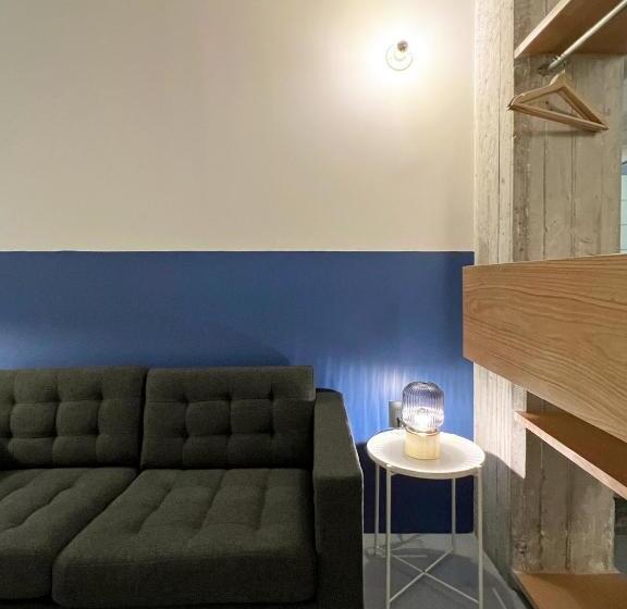 디럭스 룸, Xolo Stays