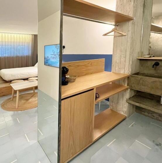 디럭스 룸, Xolo Stays