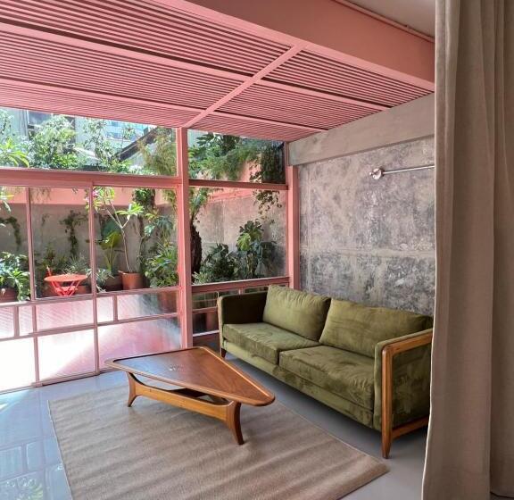 스탠다드 룸 킹사이즈 침대, Xolo Stays