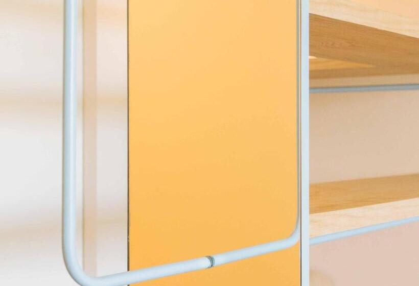 스탠다드 발코니 스튜디오, Xolo Stays