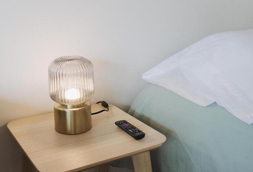 스탠다드 발코니 스튜디오, Xolo Stays