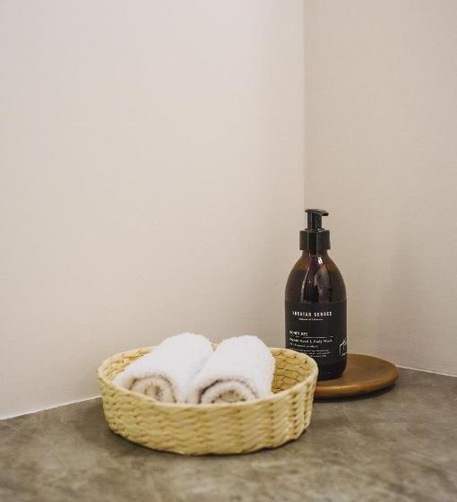 스탠다드 발코니 스튜디오, Xolo Stays