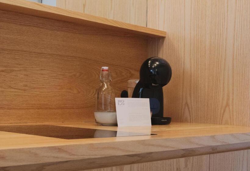 디럭스 스튜디오, Xolo Stays