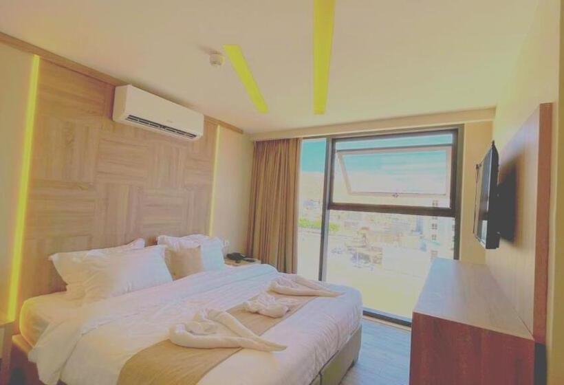 اتاق استاندارد با تخت بزرگ, Alena