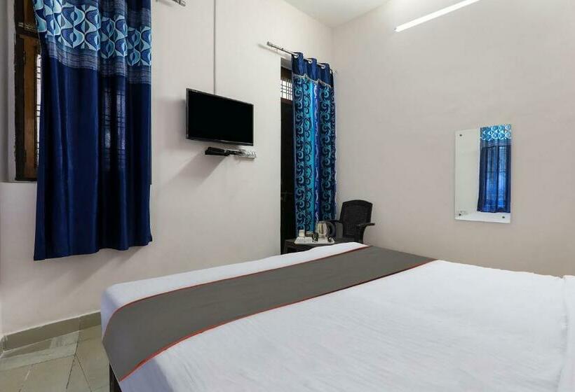 Deluxe Kolmen Hengen Huone, Capital O Upwan Inn