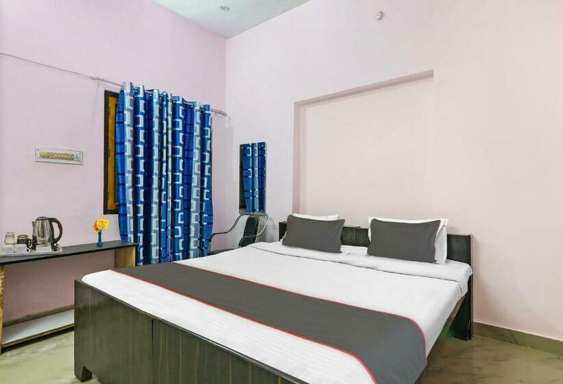 Deluxe Kolmen Hengen Huone, Capital O Upwan Inn