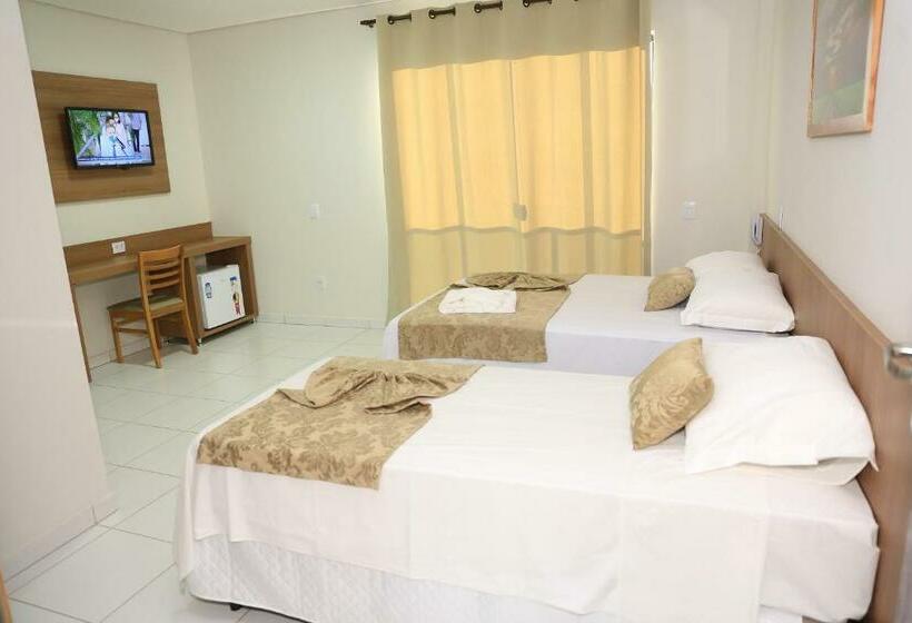 Quarto Triplo Estandar, Pontal Executive