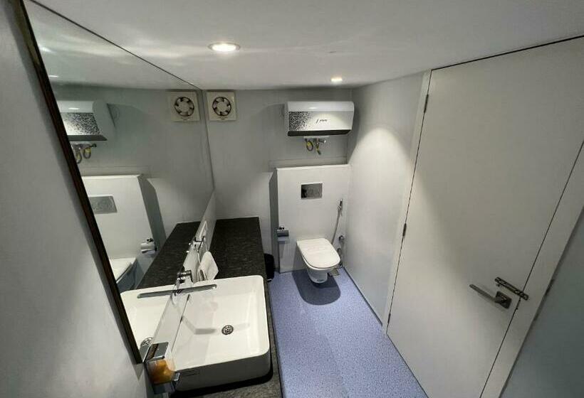 غرفة قياسية مزوَّدة بشُرفة, Pandu Pokhar Eco Adventure Resort