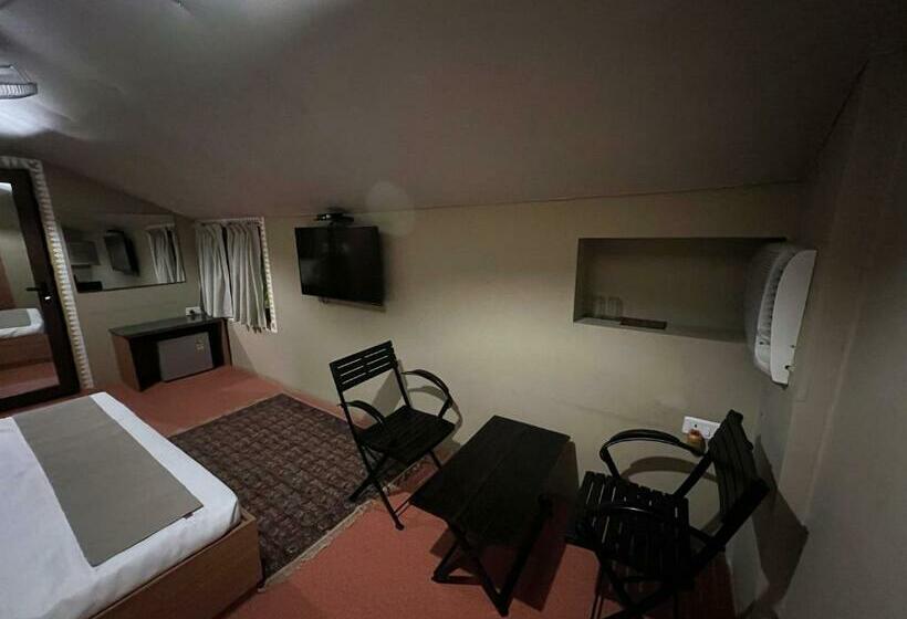 اتاق لوکس, Pandu Pokhar Eco Adventure Resort