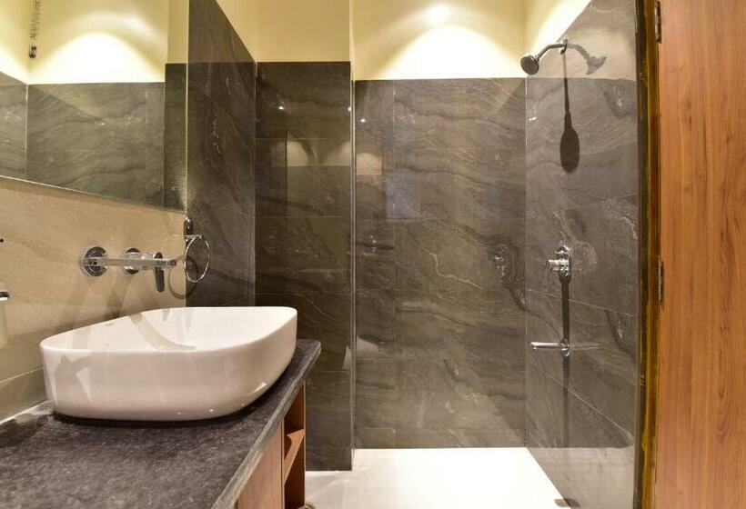 חדר דלוקס, Ekana