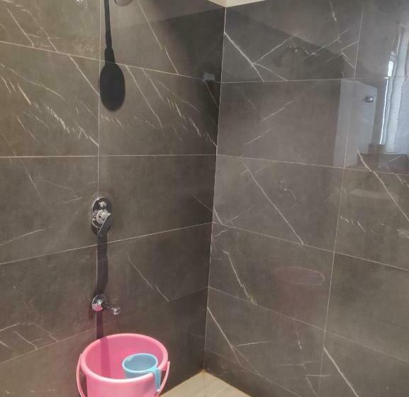 חדר דלוקס, Ekana