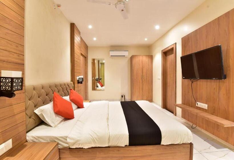 חדר סופריור, Ekana