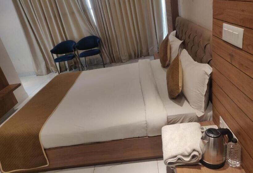 חדר סופריור, Ekana