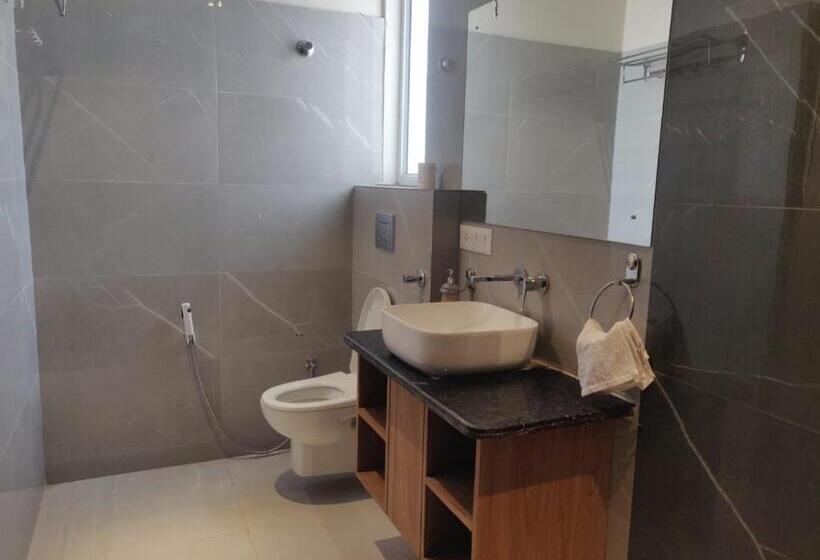 חדר סופריור, Ekana