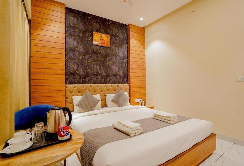 חדר דלוקס, Ekana