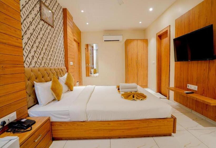 חדר סופריור, Ekana