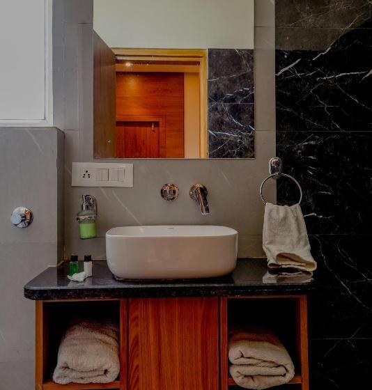 חדר דלוקס, Ekana