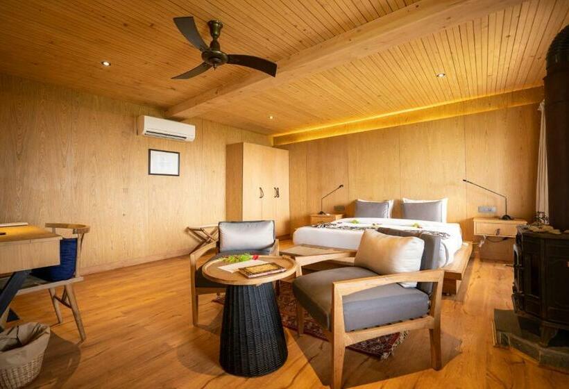 스위트, Qayaam Gah