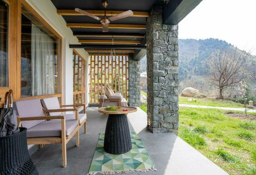 스위트, Qayaam Gah