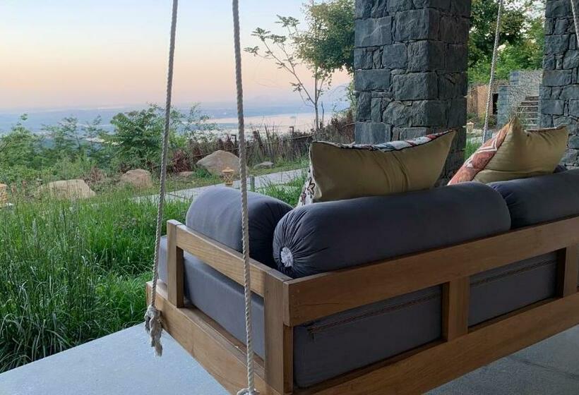 스위트, Qayaam Gah