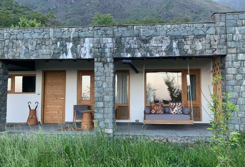 스위트, Qayaam Gah