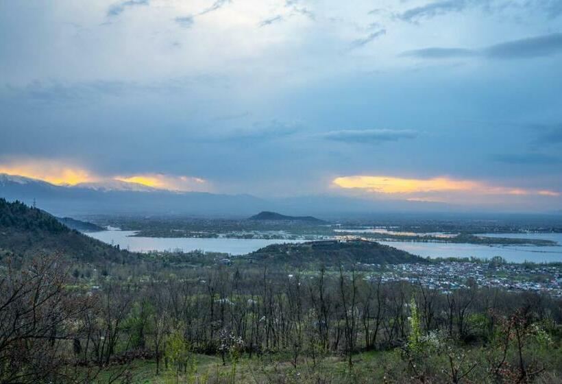 스위트, Qayaam Gah