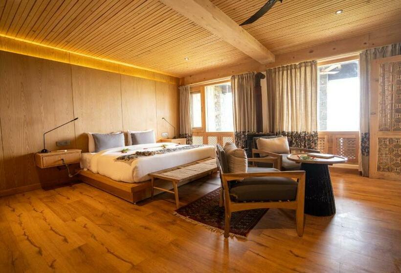 스위트, Qayaam Gah