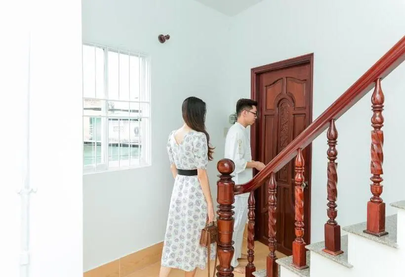اتاق لوکس با بالکن, Buddha Homestay