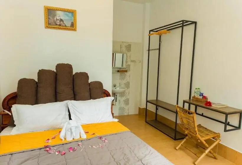 اتاق لوکس با بالکن, Buddha Homestay