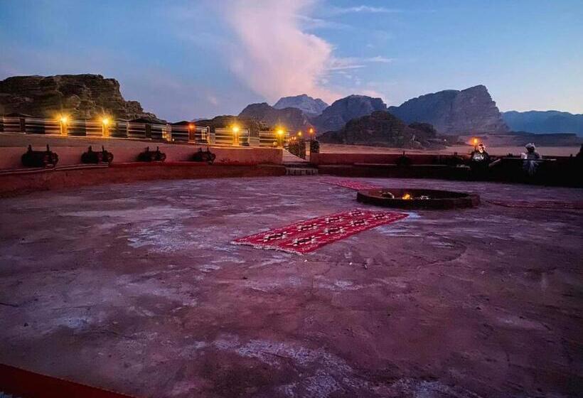 اتاق استاندارد یک نفره, Wadi Rum Relax Luxury Camp & Jeep Tour